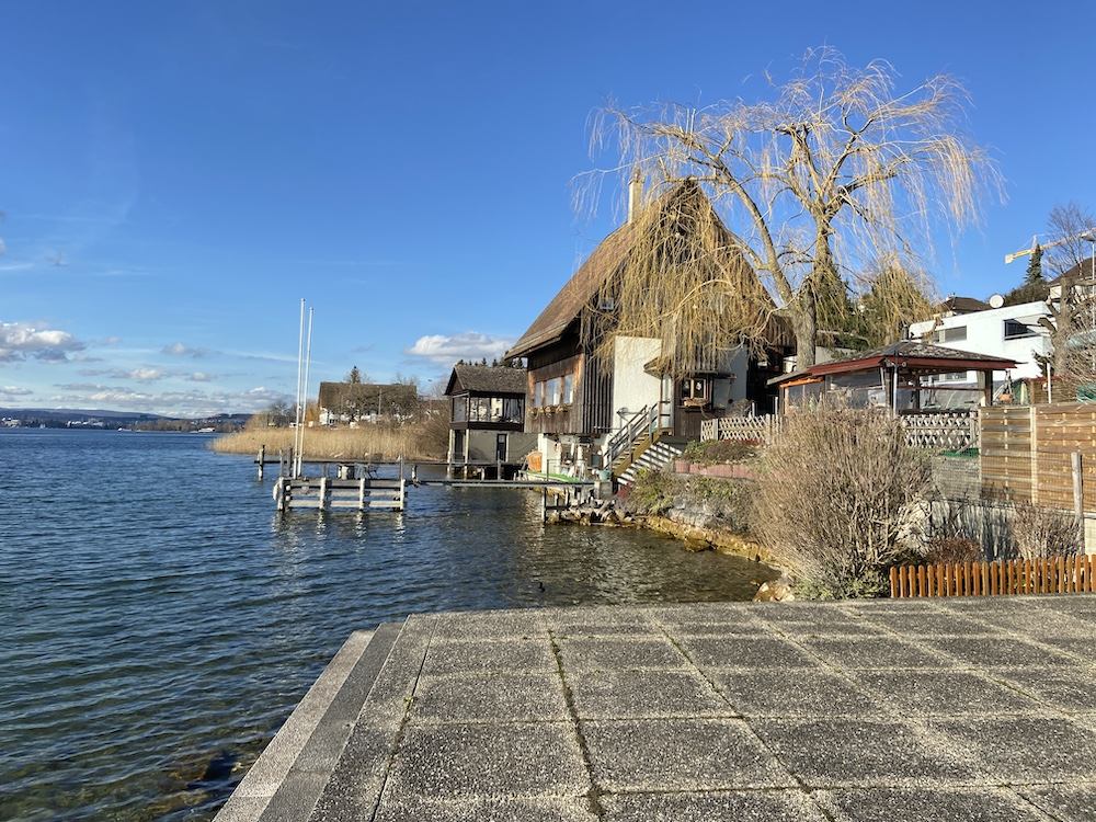 Blick vom Badeplatz beim Altersheim seeabwärts