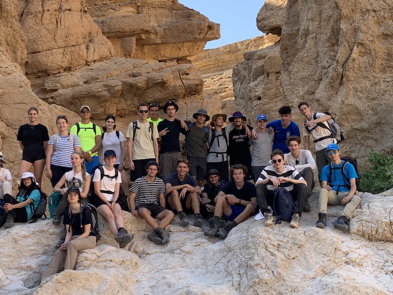 Zolliker Reisegruppe in der Wüste