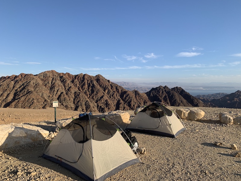 Das 4. und letzte Camp, mit Blick auf das Rote Meer. Viele schliefen unter freiem Himmel