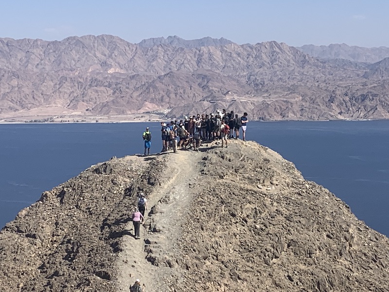 Ein Highlight, wir haben’s geschafft! Herrlicher Ausblick auf Rotes Meer, nach Jordanien, Saudi Arabien, Ägypten und Israel