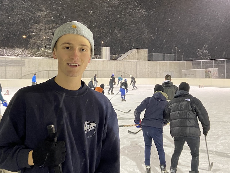 Moritz Hirt auf dem Eisfeld