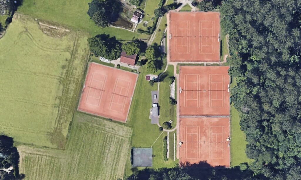 Lageplan der Tennisclubs Oberhub (links) und Zollikerberg in der Erholungszone