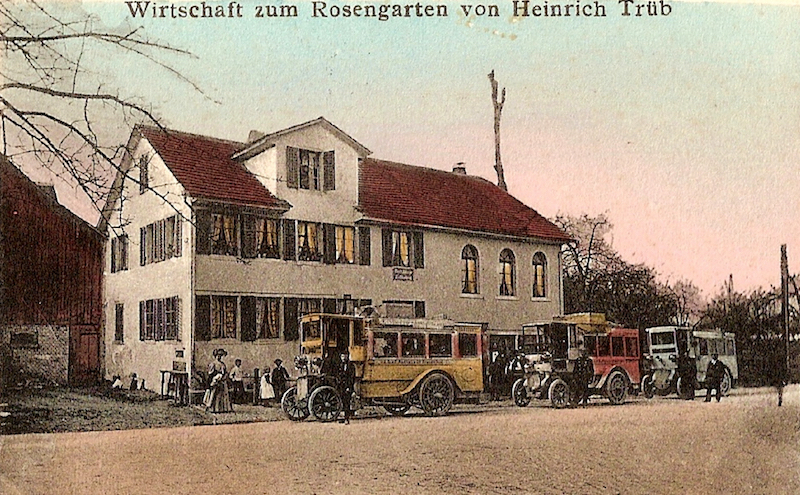 Der «Rosengarten» mit wartenden «Martini»-Bussen, 1905. 