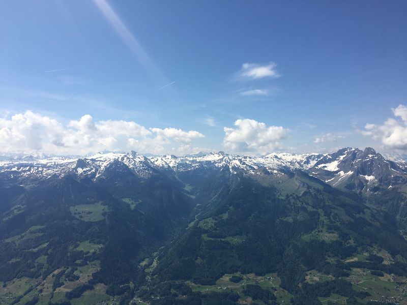 Den Fernblick zur Alpenkette gibt es hier natürlich auch noch…