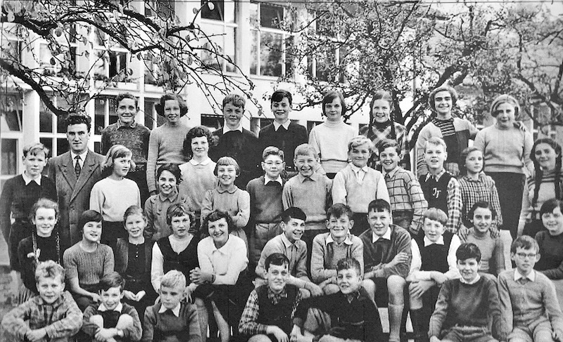 1954: Hans Futter mit seiner Klasse*