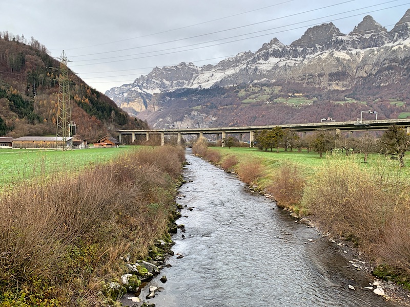 Die Autobahn Zürich – Chur bei Walenstadt (Fotos: Thomas Widmer)