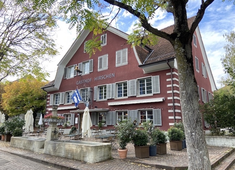 Gasthof «Hirschen» mit dem alten Brunnen