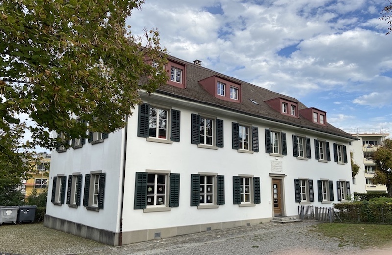 Das Schulhaus, in dem Heinrich Bosshard unterrichtete