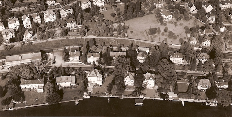 Luftaufnahme der Zolliker Seevillen mit ihren Parks um 1960 (Foto: Swissair Foto AG)