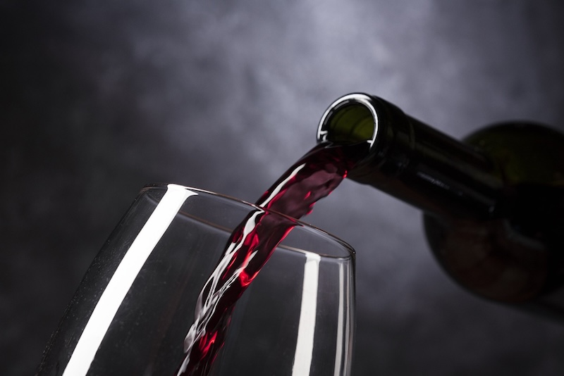 Wein einschenken