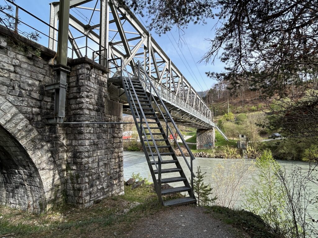 Zurück zur rechten Flussseite