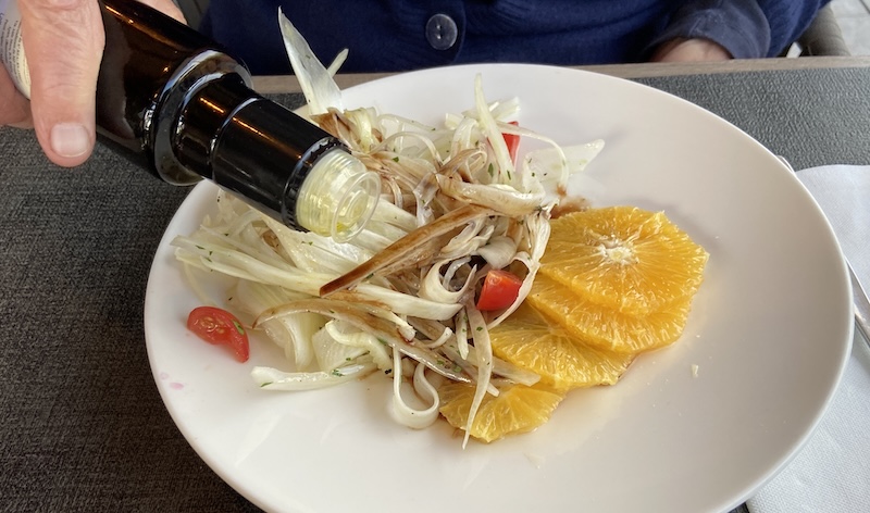 Fenchel-Orangensalat: ein bisschen blass, ein bisschen fad