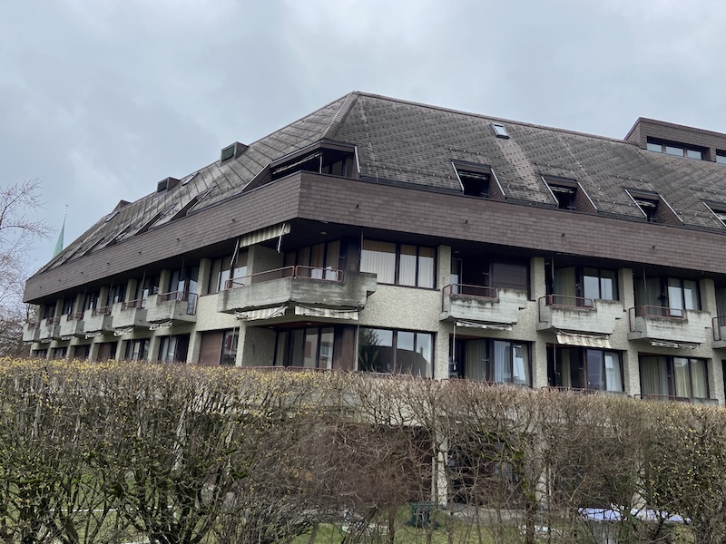 Ehemaliges Altersheim Beugi: maroder Betonklotz (Fotos: ZN)