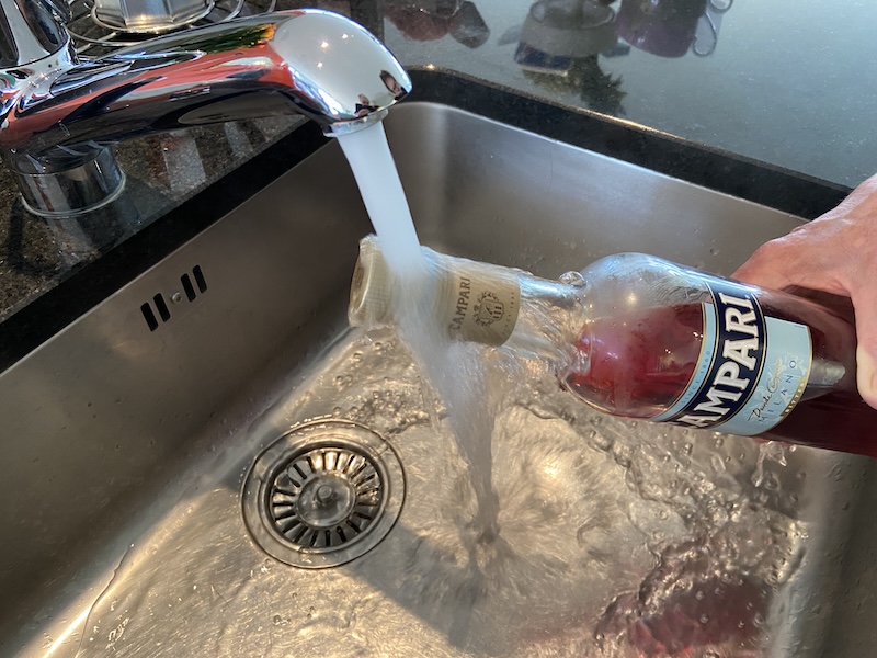 Heisses Wasser löst jeden verhockten Drehverschluss