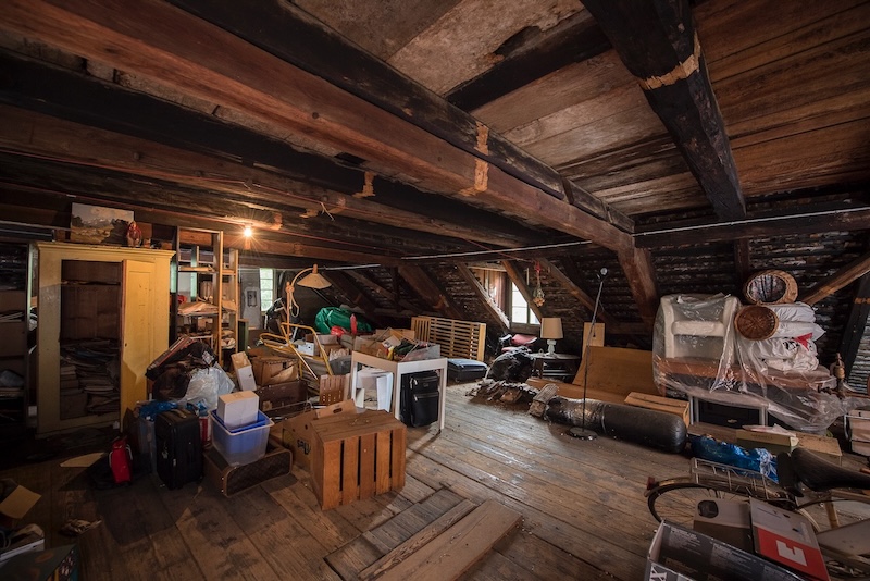 Der Dachstock: Jahrzehnte als Deponie genutzt…