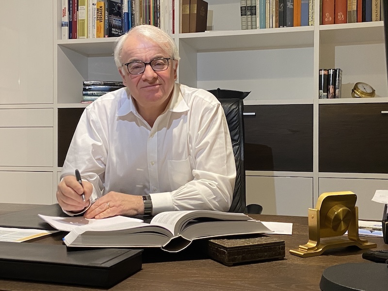 Marc Raggenbass in seinem Homeoffice (Foto: ZN)